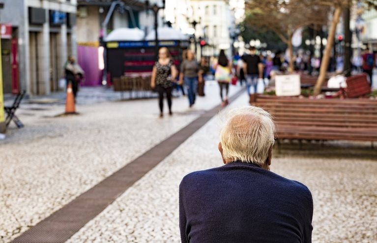 Servidores aposentados de Curitiba terão recomposição de salários