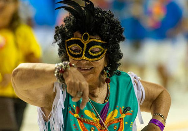 Carnaval faz INSS antecipar pagamento de aposentadorias. Veja datas